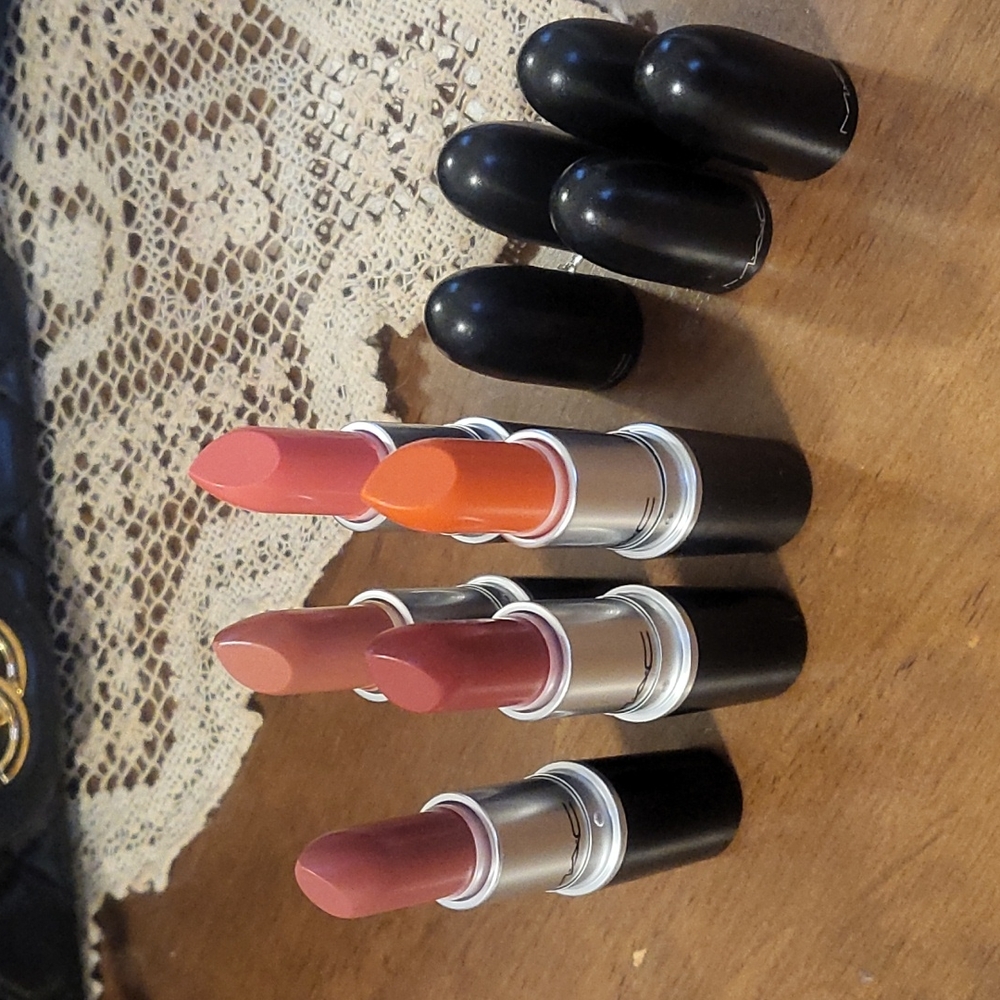 5 Unused MAC lipsticks Kinda Sexy, coral bliss, Brick-O-La, Saigon Summer, Cosmo